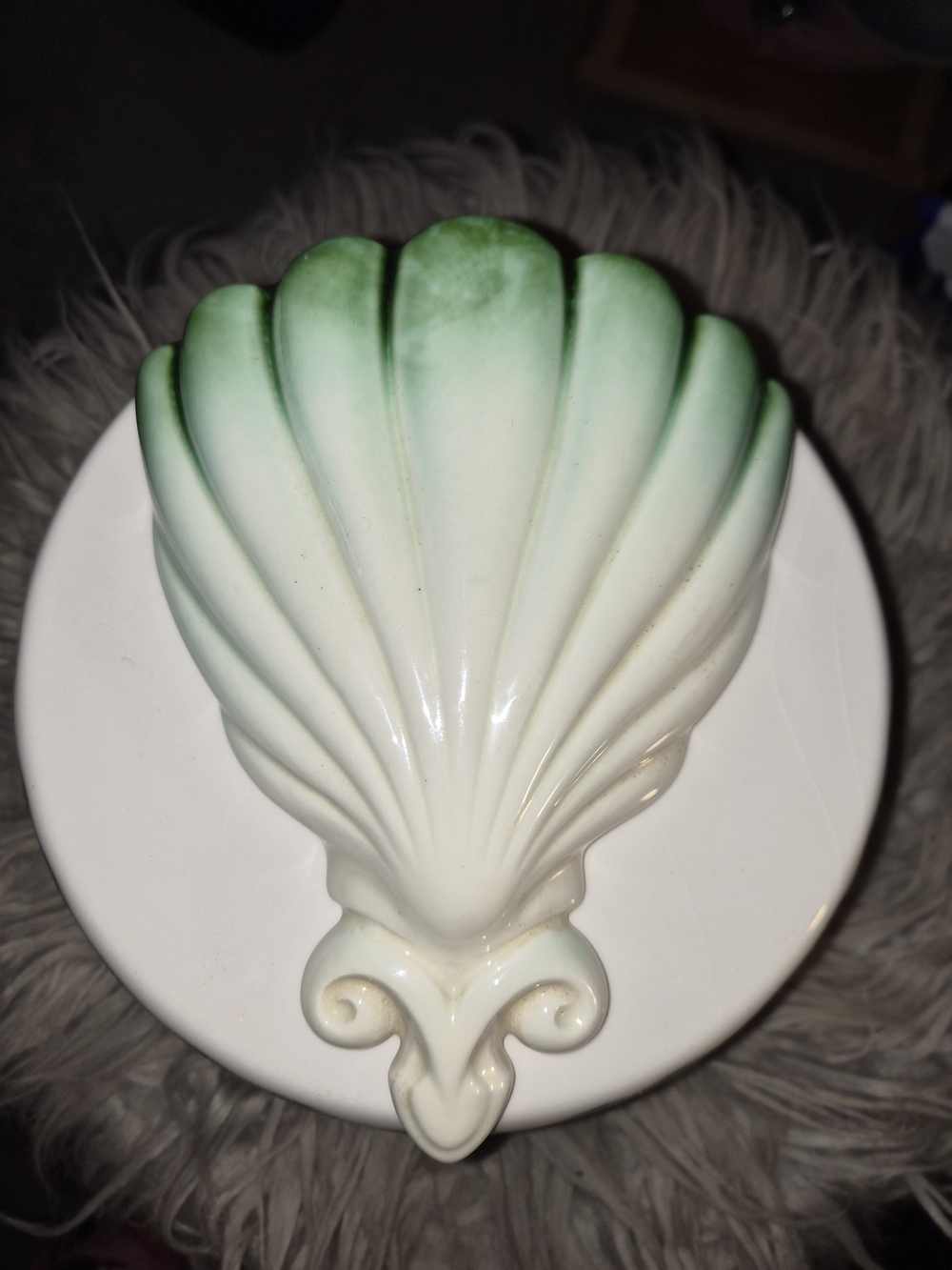 West Coast Pottery 210 Shell Wall Pocket Fleur De Lis Green Ivory California MCM
